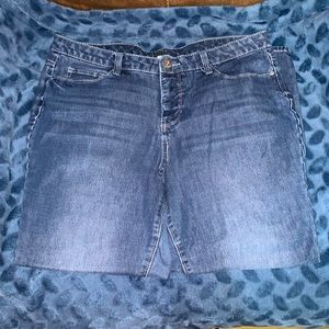 Light washed skinny jeans. Size 14.